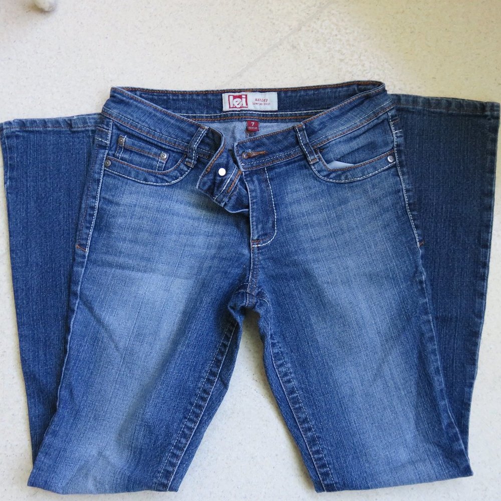 L.E.I Ashley lowrise bootcut JEANS/ JUNIOR SZ 7 - Picture 1 of 4